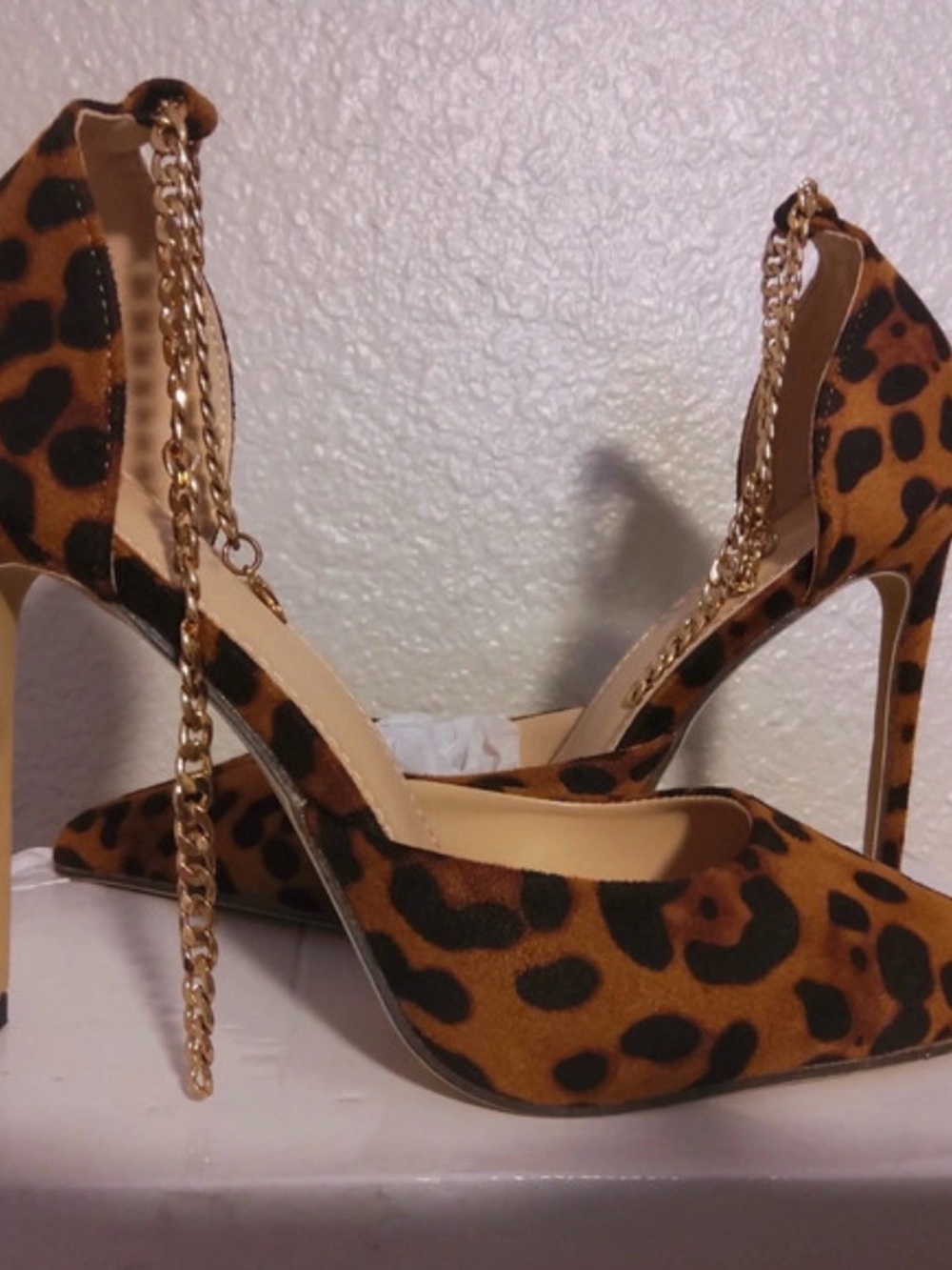 Leopard Print Pointed-Toe High Heels with Gold Chain Accent - Brown